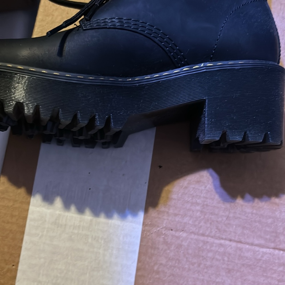 HP🎊🎊Doc Martens Boots - Picture 5 of 10